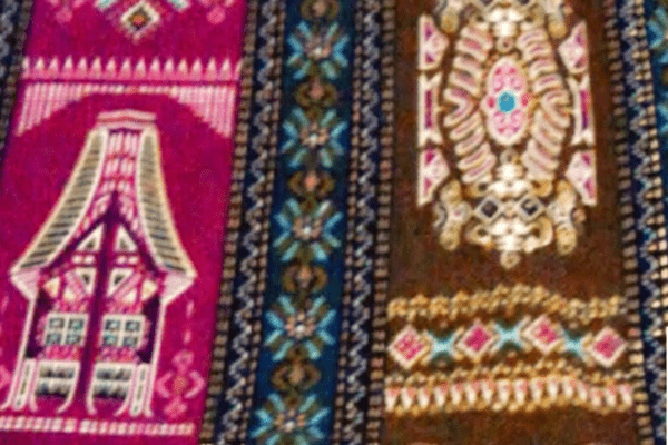 Tongkonan Batik Motif